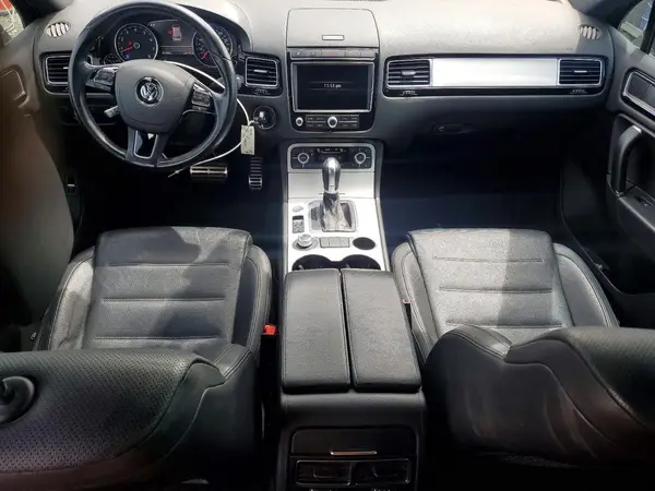 WVGRF7BP3HD004584 2017 VOLKSWAGEN TOUAREG - Image 8