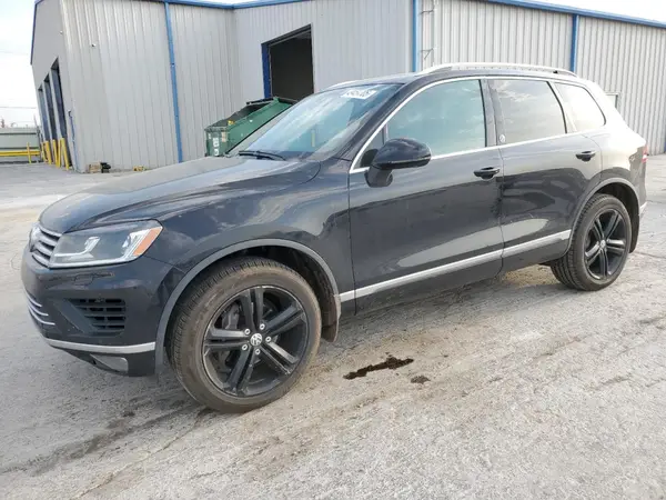 WVGRF7BP4HD002570 2017 VOLKSWAGEN TOUAREG - Image 1