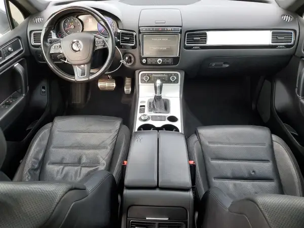 WVGRF7BP4HD002570 2017 VOLKSWAGEN TOUAREG - Image 8