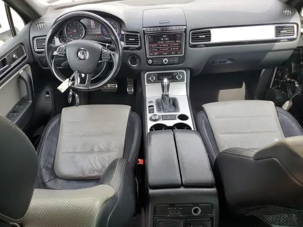 WVGRF7BP4HD003413 2017 VOLKSWAGEN TOUAREG - Image 8