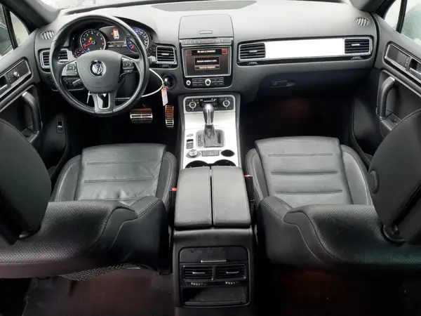 WVGRF7BP4HD004089 2017 VOLKSWAGEN TOUAREG - Image 8