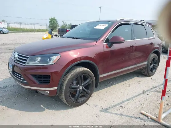 WVGRF7BP4HD005257 2017 VOLKSWAGEN TOUAREG - Image 2