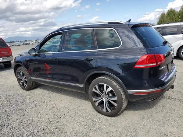 WVGRF7BP4HD006120 2017 VOLKSWAGEN TOUAREG - Image 2