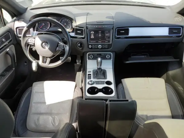 WVGRF7BP4HD006120 2017 VOLKSWAGEN TOUAREG - Image 8