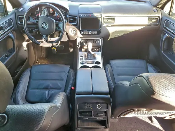 WVGRF7BP4HD006392 2017 VOLKSWAGEN TOUAREG - Image 8