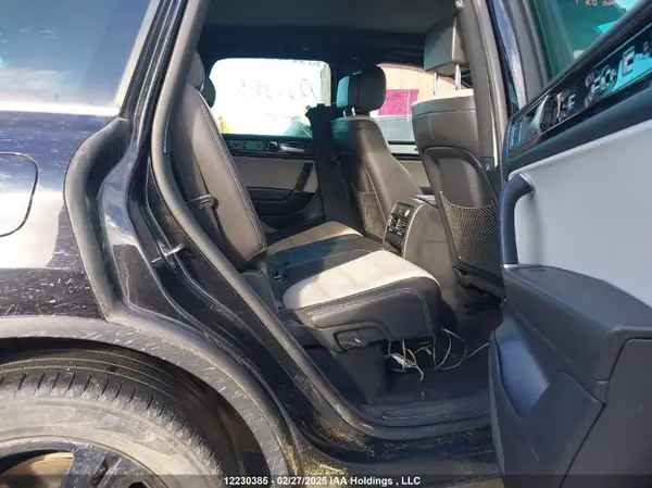 WVGRF7BP5HD000858 2017 VOLKSWAGEN TOUAREG - Image 8