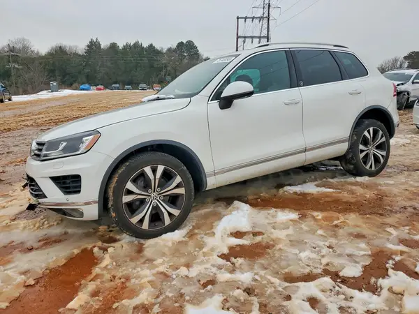 WVGRF7BP5HD003520 2017 VOLKSWAGEN TOUAREG - Image 1