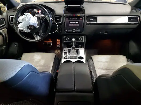 WVGRF7BP5HD006143 2017 VOLKSWAGEN TOUAREG - Image 8