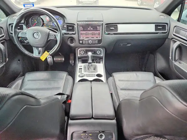 WVGRF7BP6HD001453 2017 VOLKSWAGEN TOUAREG - Image 8