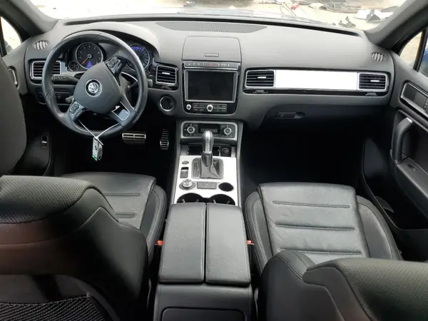 WVGRF7BP6HD003543 2017 VOLKSWAGEN TOUAREG - Image 8