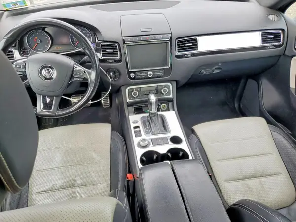 WVGRF7BP6HD003753 2017 VOLKSWAGEN TOUAREG - Image 8
