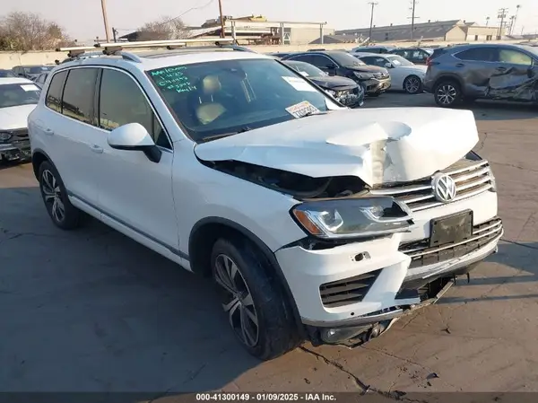 WVGRF7BP6HD003848 2017 VOLKSWAGEN TOUAREG - Image 1