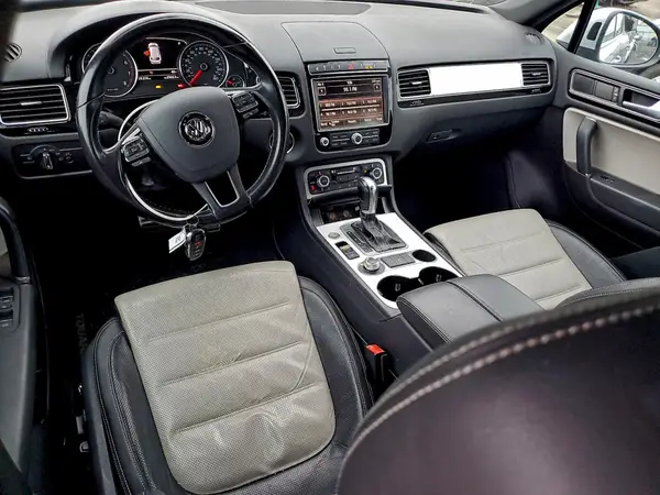 WVGRF7BP6HD006717 2017 VOLKSWAGEN TOUAREG - Image 8