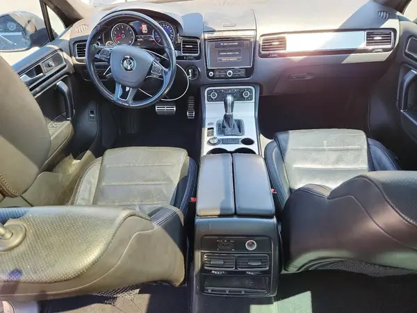 WVGRF7BP7HD000859 2017 VOLKSWAGEN TOUAREG - Image 8