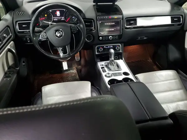 WVGRF7BP7HD002143 2017 VOLKSWAGEN TOUAREG - Image 8