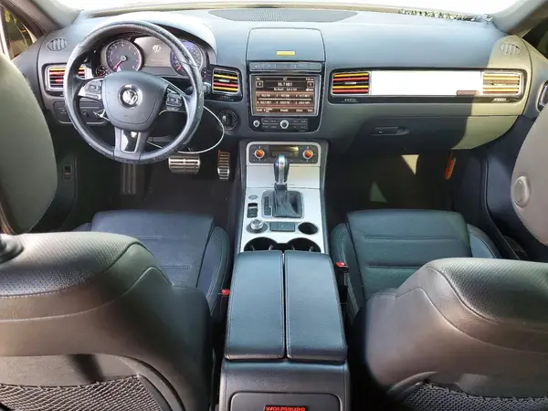WVGRF7BP7HD004488 2017 VOLKSWAGEN TOUAREG - Image 8