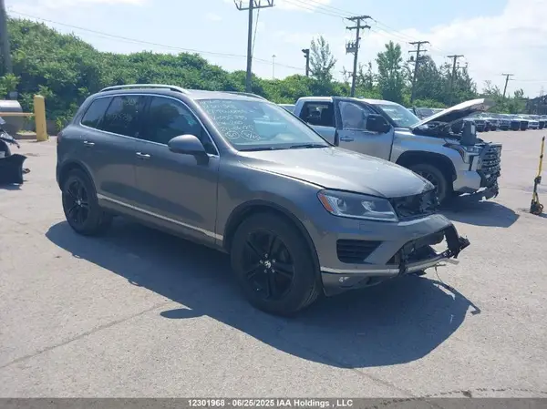 WVGRF7BP7HD005799 2017 VOLKSWAGEN TOUAREG - Image 1