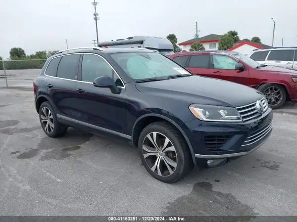 WVGRF7BP7HD006760 2017 VOLKSWAGEN TOUAREG - Image 1