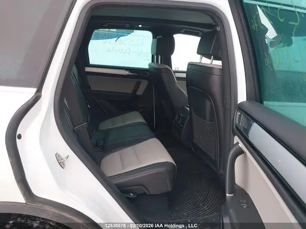 WVGRF7BP8HD000496 2017 VOLKSWAGEN TOUAREG - Image 8