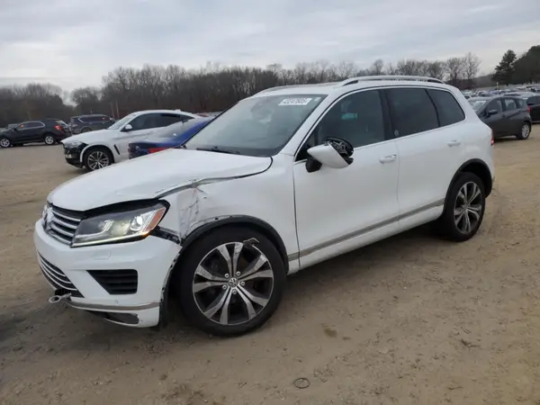WVGRF7BP8HD005035 2017 VOLKSWAGEN TOUAREG - Image 1