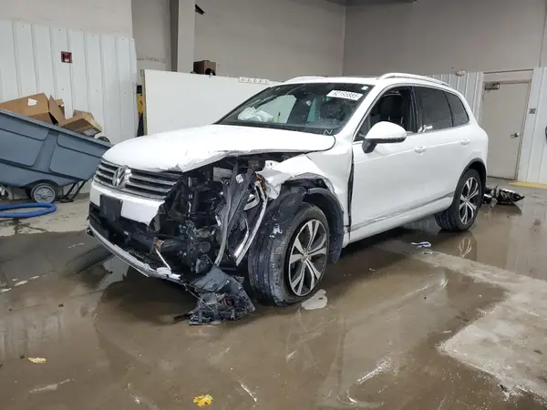 WVGRF7BP8HD005519 2017 VOLKSWAGEN TOUAREG