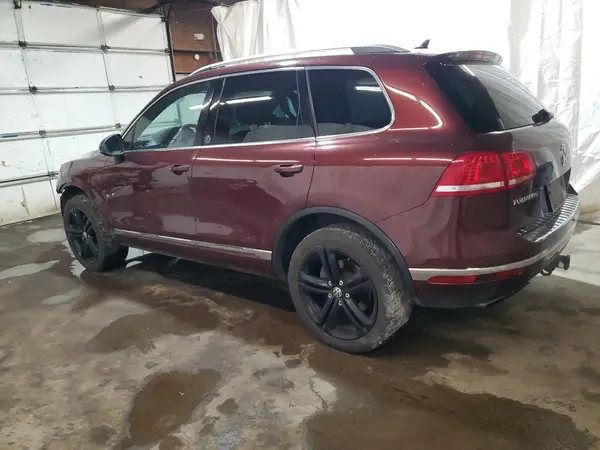 WVGRF7BP8HD006508 2017 VOLKSWAGEN TOUAREG - Image 2