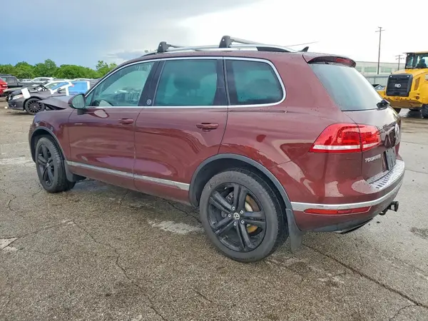 WVGRF7BP9HD000748 2017 VOLKSWAGEN TOUAREG - Image 2