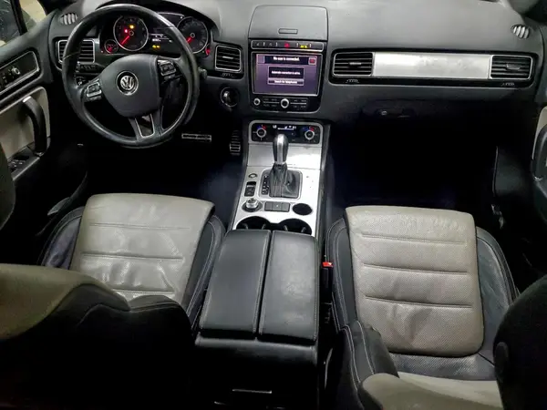 WVGRF7BP9HD003004 2017 VOLKSWAGEN TOUAREG - Image 8