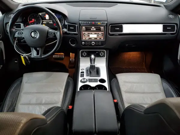 WVGRF7BP9HD006615 2017 VOLKSWAGEN TOUAREG - Image 8