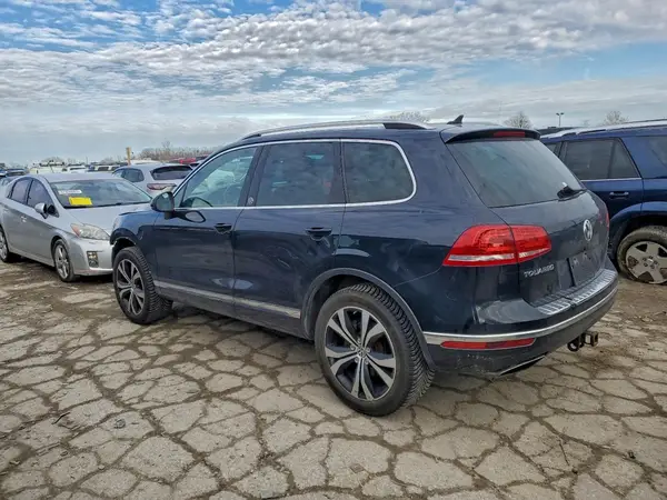 WVGRF7BPXHD000306 2017 VOLKSWAGEN TOUAREG - Image 2