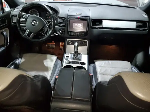 WVGRF7BPXHD003559 2017 VOLKSWAGEN TOUAREG - Image 8