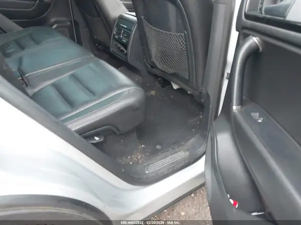 WVGRF7BPXHD004467 2017 VOLKSWAGEN TOUAREG - Image 8