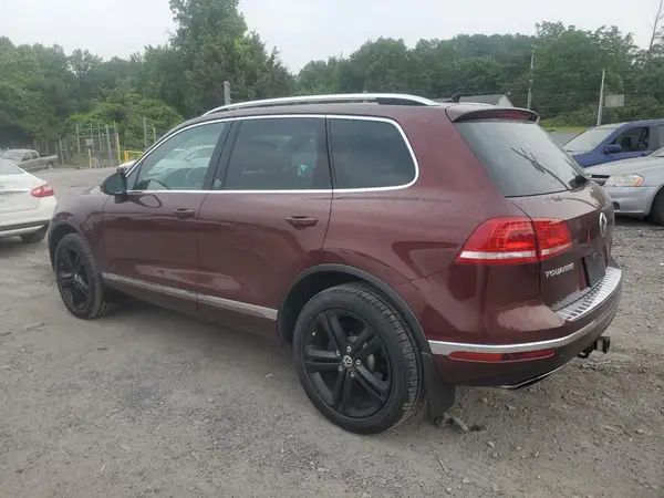 WVGRF7BPXHD005361 2017 VOLKSWAGEN TOUAREG - Image 2
