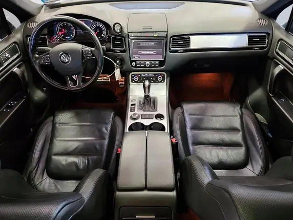 WVGRF7BPXHD006039 2017 VOLKSWAGEN TOUAREG - Image 8