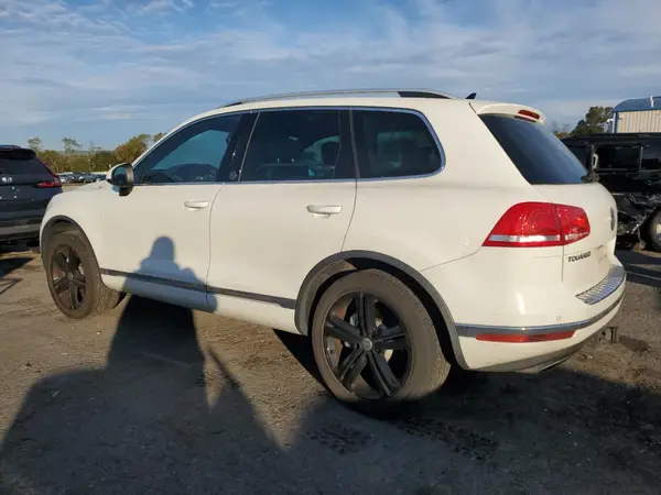 WVGRF7BPXHD006624 2017 VOLKSWAGEN TOUAREG - Image 2