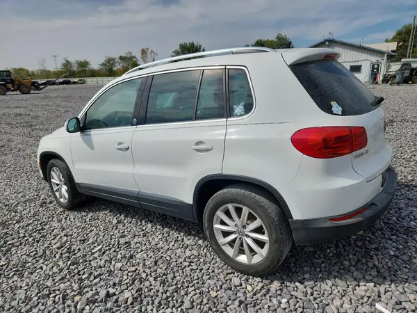 WVGRV7AX0HK000718 2017 VOLKSWAGEN TIGUAN - Image 2