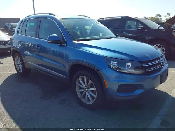 WVGRV7AX0HK019060 2017 VOLKSWAGEN TIGUAN - Image 1