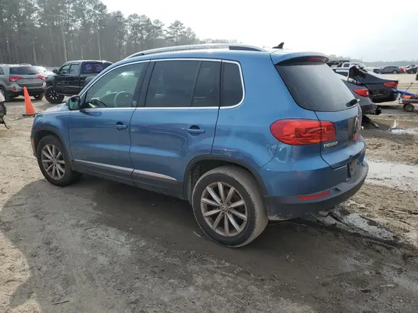 WVGRV7AX0HK020371 2017 VOLKSWAGEN TIGUAN - Image 2