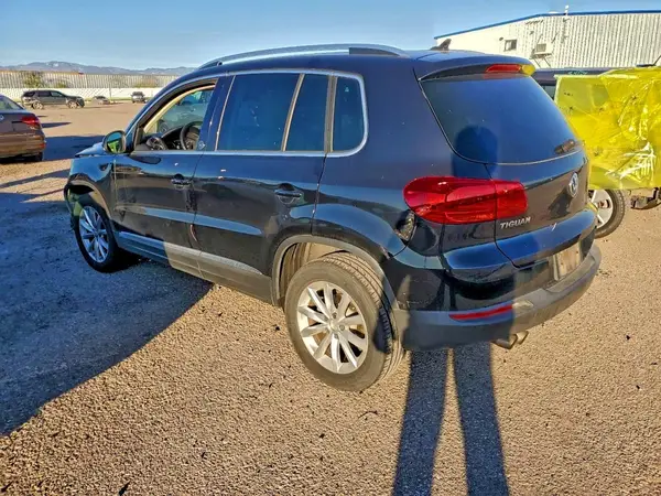 WVGRV7AX1HK002882 2017 VOLKSWAGEN TIGUAN - Image 2