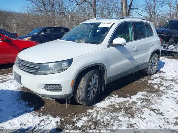 WVGRV7AX1HK005782 2017 VOLKSWAGEN TIGUAN - Image 2