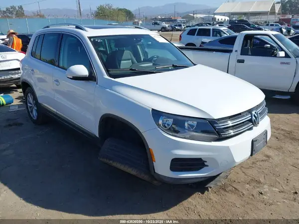 WVGRV7AX1HK006964 2017 VOLKSWAGEN TIGUAN - Image 1