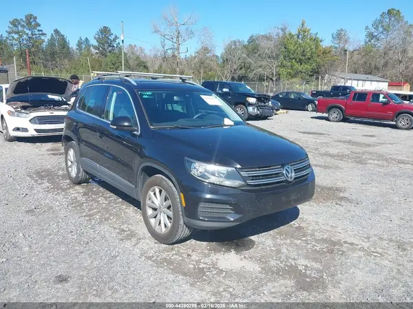 WVGRV7AX2HK003703 2017 VOLKSWAGEN TIGUAN - Image 1