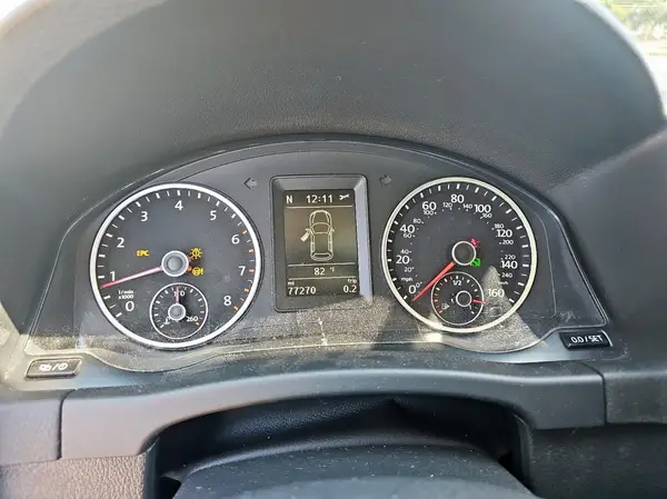 WVGRV7AX2HK003751 2017 VOLKSWAGEN TIGUAN - Image 8