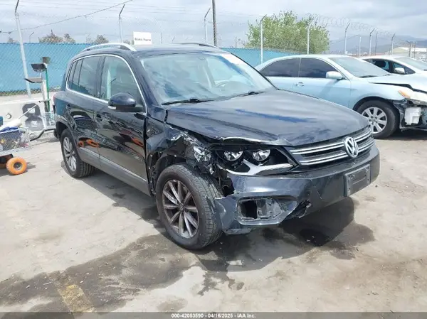 WVGRV7AX2HK005905 2017 VOLKSWAGEN TIGUAN - Image 1