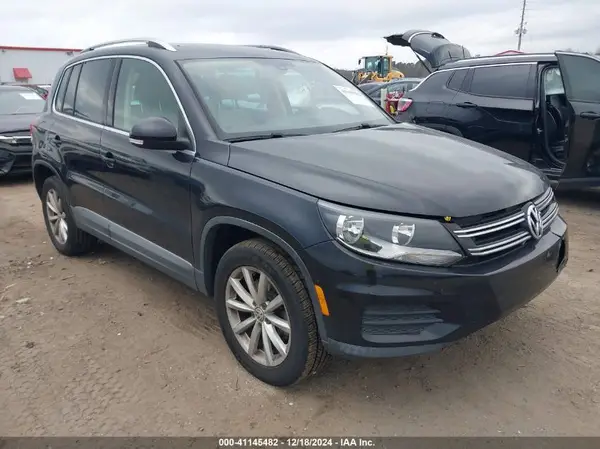WVGRV7AX2HK016466 2017 VOLKSWAGEN TIGUAN - Image 1