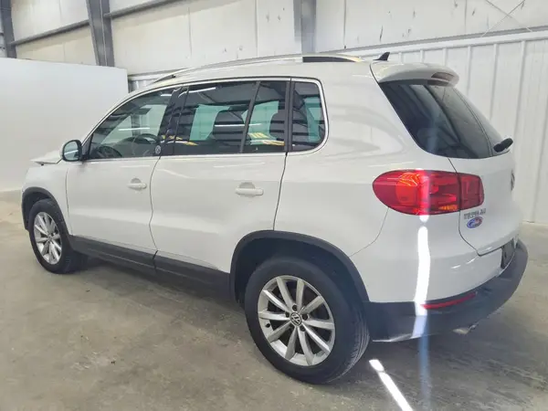 WVGRV7AX2HW508312 2017 VOLKSWAGEN TIGUAN - Image 2