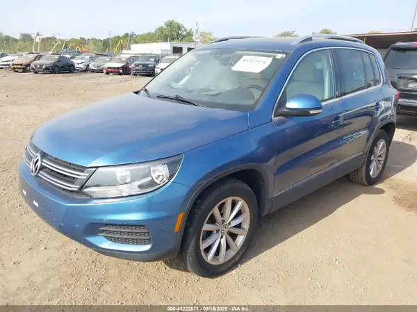 WVGRV7AX3HK002818 2017 VOLKSWAGEN TIGUAN - Image 2