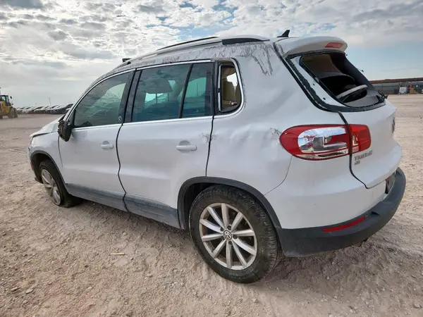 WVGRV7AX4HK005713 2017 VOLKSWAGEN TIGUAN - Image 2