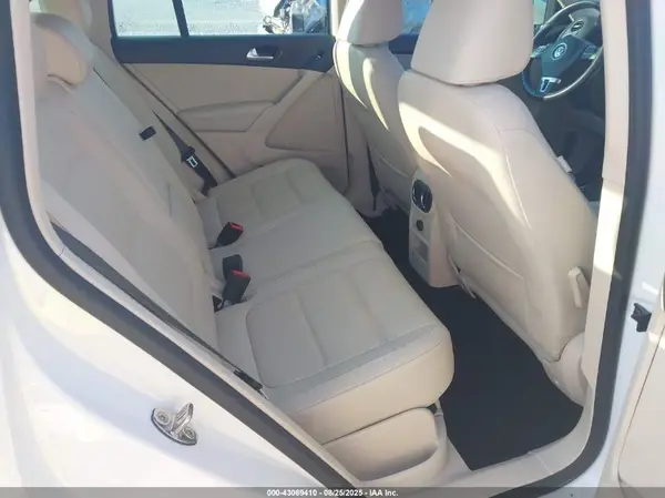 WVGRV7AX4HK011852 2017 VOLKSWAGEN TIGUAN - Image 8