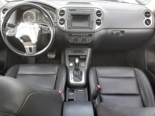 WVGRV7AX4HW506450 2017 VOLKSWAGEN TIGUAN - Image 8